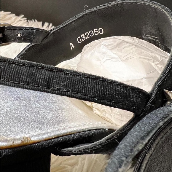 SOLD Authentic CHANEL Sandals Stars Pearls T-Strap Block Heels in black. - Picture 4 of 10